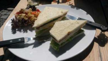 Onder De Linden Comida