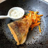 Bij Brons Nourriture