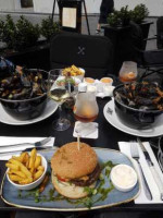 Eetcafe Dickens En Jones Nourriture