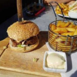 Le Baron Almere Nourriture