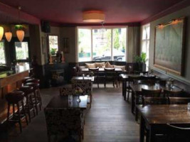 De Manen À l'intérieur