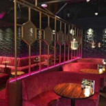 Zuzu À l'intérieur