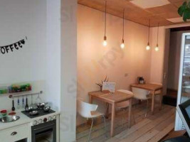 Junn's Coffee Dentro