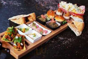 Plein Vijf Nourriture