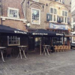 Cafe De Kleine Wereld À l'intérieur