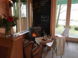 Het Paviljoen À l'intérieur