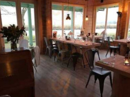 Het Paviljoen À l'intérieur