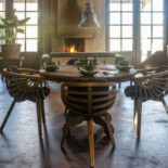 Maud Thuis In Eten À l'intérieur