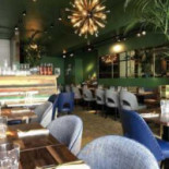 Johnny Flamingo Comida