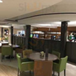 Le Petit Buffet Dentro