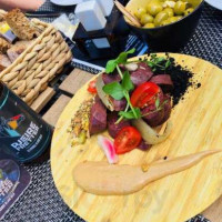 M By Mickles Nourriture