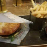 Be Burger Waterloo Nourriture