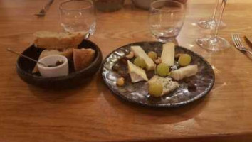 Caves Gourmandes Comida