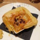 Runway 26=08 Nourriture