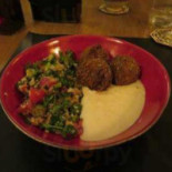 Zafran Mol À l'intérieur