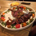 Mistinguett Nourriture