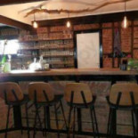 Taverne International Dentro