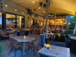 T Klein Zoersel Nourriture