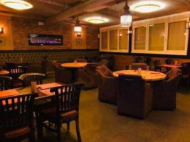 San Abram À l'intérieur