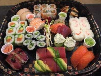 Sushi Main Nourriture