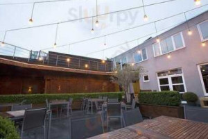 Rouge E Blanc Extérieur