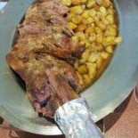 Tzikis Ouzeri Comida