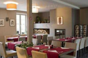 Monne À l'intérieur