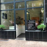 Needle And Dough Extérieur