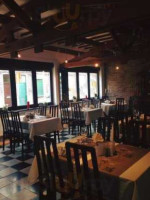 De Bronne À l'intérieur