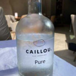 Caillou À l'intérieur