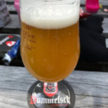 Feestcafé Ekskuus Nourriture