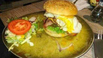 Ujes Eethuis Nourriture