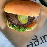 Burger ‘n Shake Comida