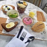 The Happiness Café Nourriture