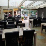 Cafe Cafetaria De Kruik Yerseke À l'intérieur