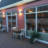 Néos Athene À l'intérieur