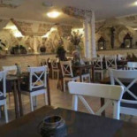 Néos Athene Nourriture