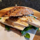 Petit Chris Nourriture