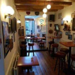 Cafe De Kleine Wereld À l'intérieur