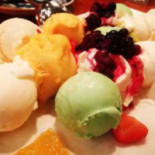 Tujuh Maret Nourriture