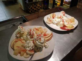 Dunia Uithuizen Comida