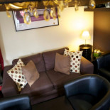 Shake Hands À l'intérieur