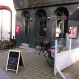 Tarte Tatin Exterior