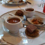 L'ours Rouge Nourriture