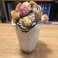 Feliks À l'intérieur