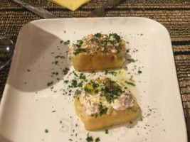 Les Cinq Fontaines inside