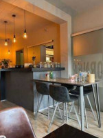 The Corner À l'intérieur