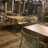 Chez Clément À l'intérieur