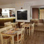 Au Bon Coeur 2 Dentro