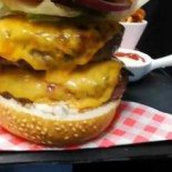 Den Burgondiër Nourriture